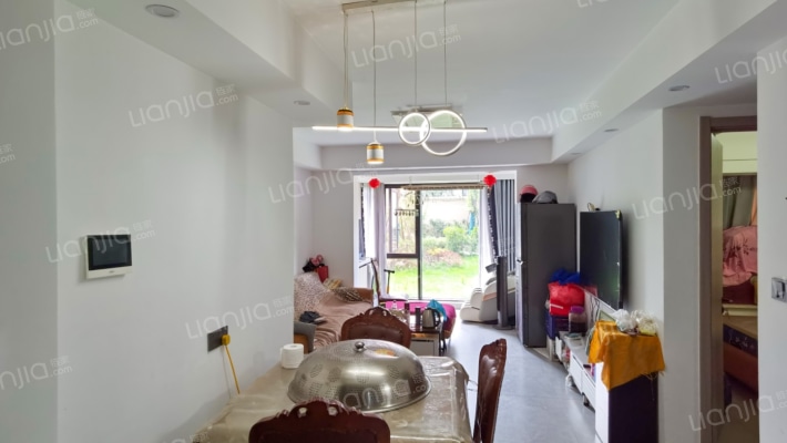 中屹晶萃四季二手房实景图