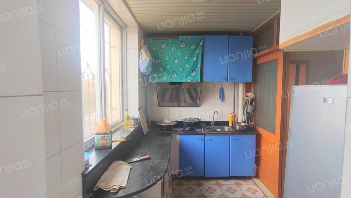 范阳路二康旁 中间楼层 南北双阳台 客厅卧室大 公摊小-厨房