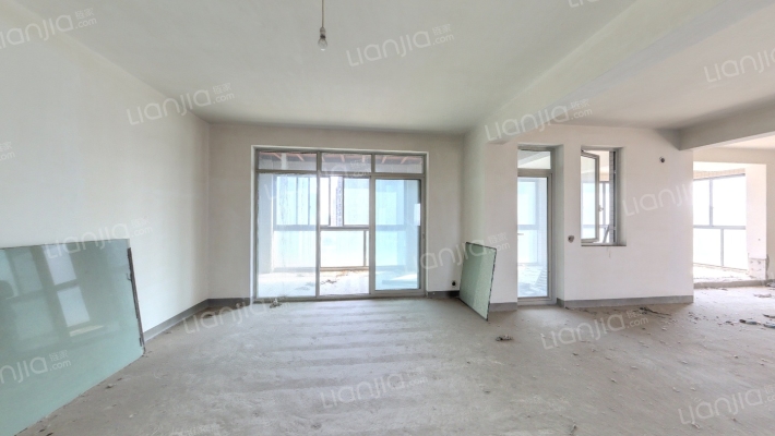 亚厦阳光假日二手房实景图