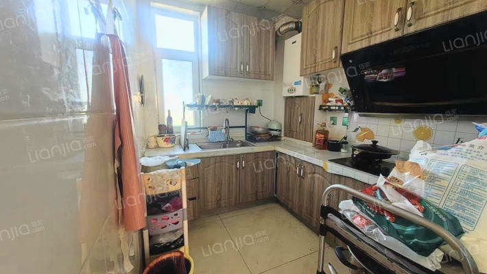 涿州市区西北，往北是北京琉璃河，300米到838车站-厨房