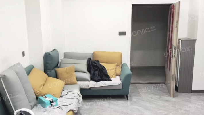 绿地瀛海二手房实景图