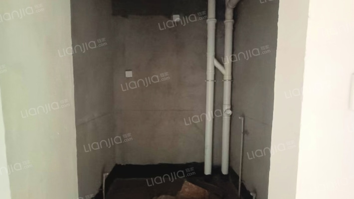 满二，南北两居室，集中供暖，采光好，优质房源！-卫生间