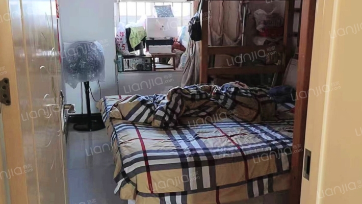 小区交通便利，配套服务完整，绿化优秀-卧室B