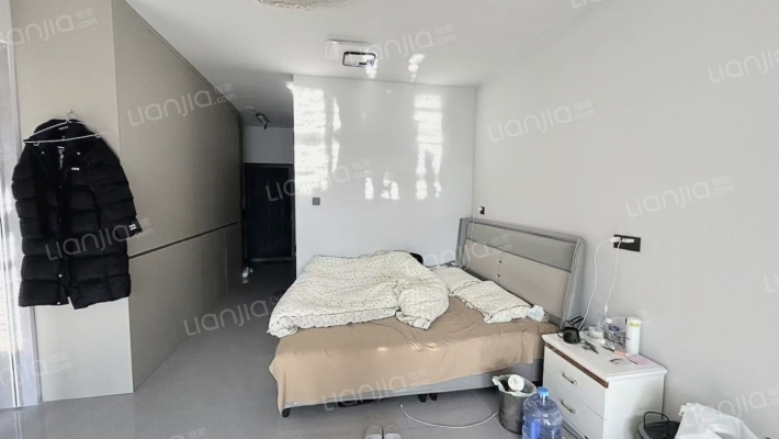 范阳路 香港豪庭南向一居室 。。。-卧室