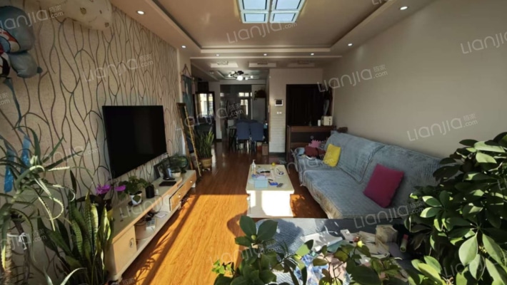 创越国际公馆二手房实景图