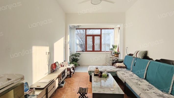 老交警队宿舍二手房实景图