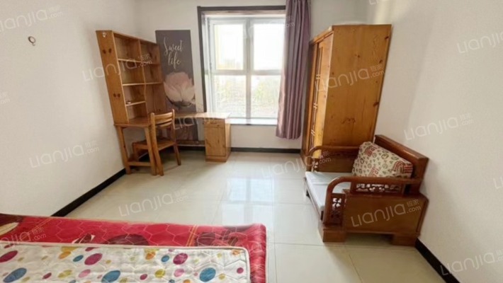 新本包满二的税，看房提前联系，中间楼层，东北户型-卧室A