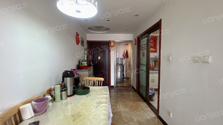 汇元新天地，70年大产权，正规三居室，采光好-餐厅