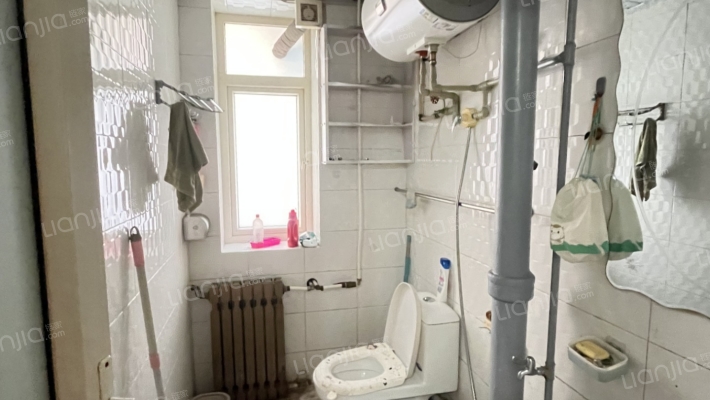 学园小区 2室1厅 南 北-卫生间