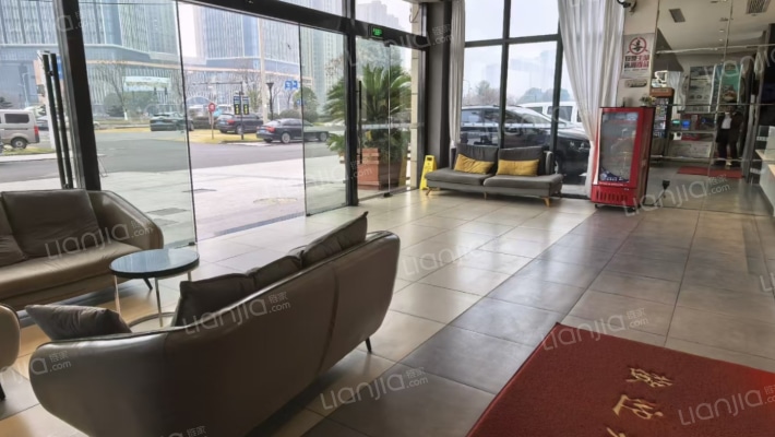 鑫隆财富广场二手房实景图