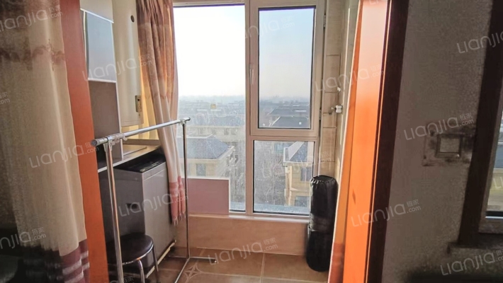 涿州城西  农大人才家园49平中低楼层一居采光视野佳-阳台