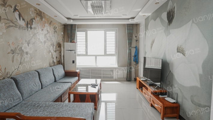 亚兴国际公寓  74.52平 精装 一室一厅 可贷款-客厅