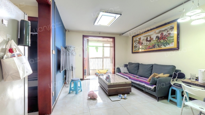 开发区全南两居精装修  交通方便-客厅