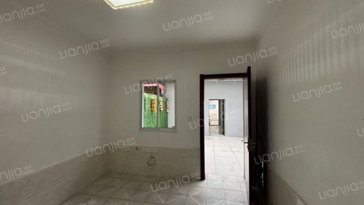 石油公司宿舍二手房实景图