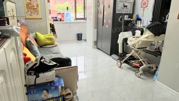 聋哑学校家属楼二手房实景图
