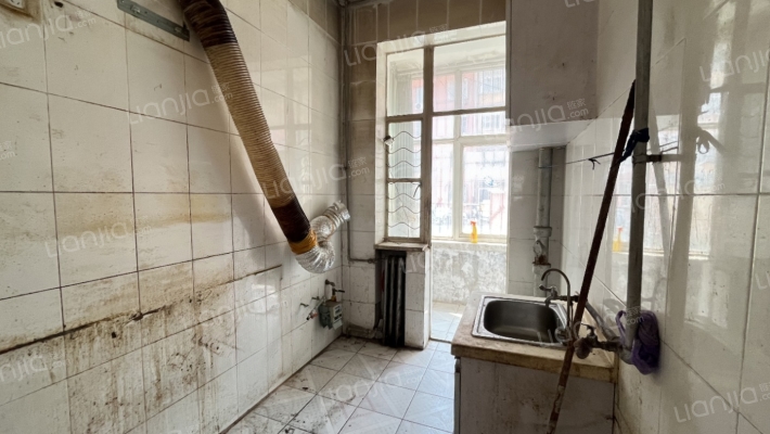 市医院北侧市直小区一层 两居 带小房-厨房