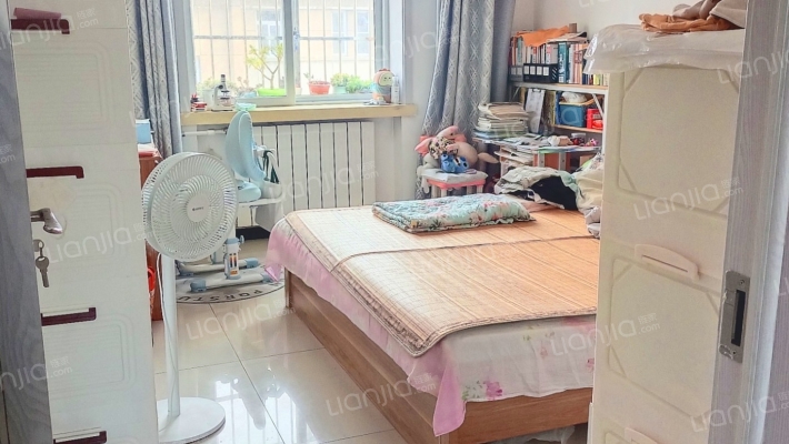 本小区是十八局三处家属院，单位建房，停车方便-卧室B