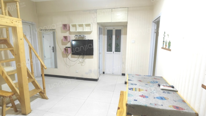 范阳路 火车站 可商用 交通方便 房子个位数价格低-客厅