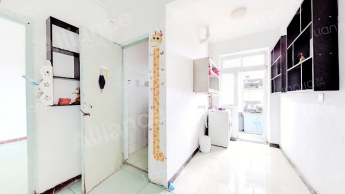 107边上 已经老小区改造  业主新装修的-客厅