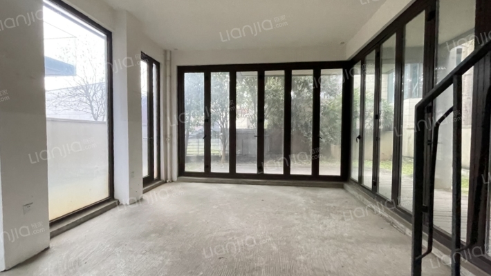 麓湖生态城蓝花屿二手房实景图