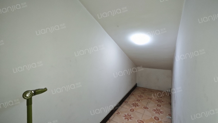 永安小区 4室2厅 东 西-阁楼