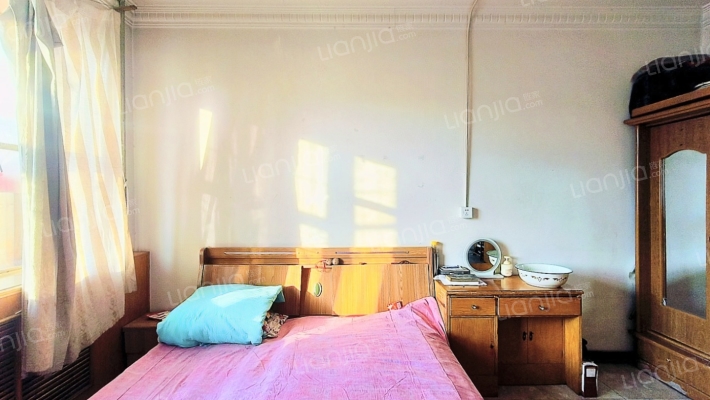 火车 站 旁 全阳两居 好楼层 集中供暖 免费停车-卧室B