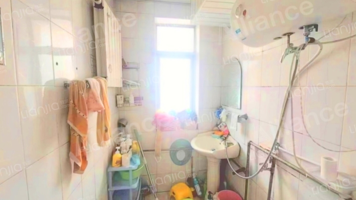 双塔中学小区 3室2厅 南 北-卫生间