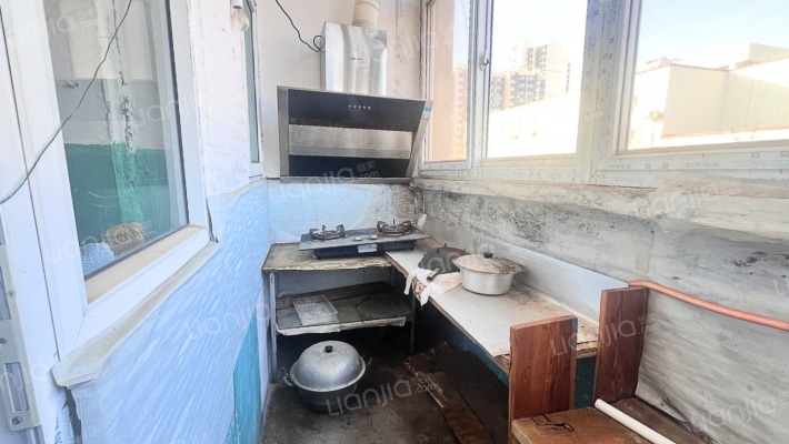 173单位房 集中供暖 采光好 满五唯一 南北通透-厨房