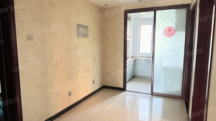 长空路南北通透 东林家园三居室 采光好 精装-餐厅