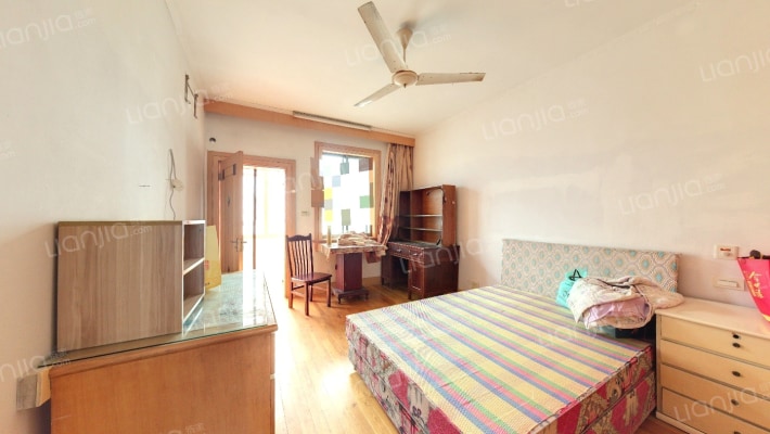 实小弄二手房实景图