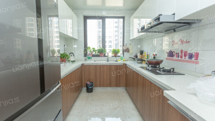 中天悦府囍园 国际  电梯7楼精装修看房方便包改名-厨房