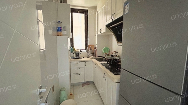 鸿坤全阳三居室   精装修   满二年   随时看房-厨房