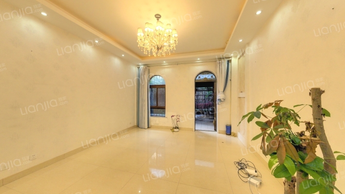 滇池卫城滟澜湾二手房实景图