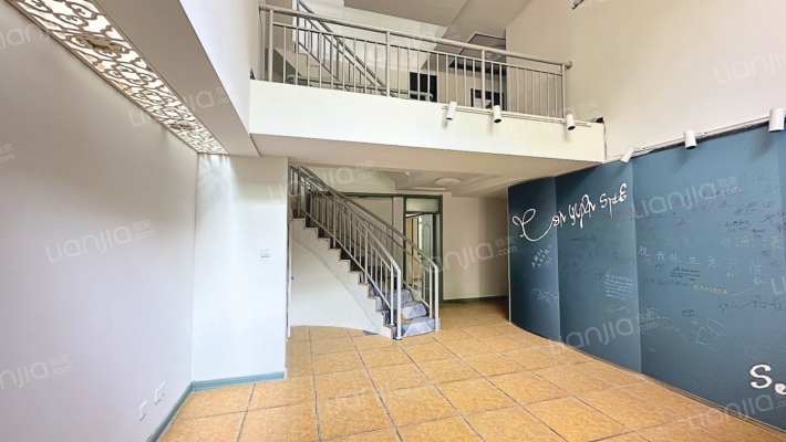 龙润山庄二手房实景图