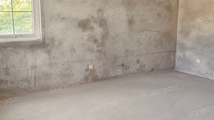 此房满五年  南北通透户型方正  毛坯随意装-卧室B