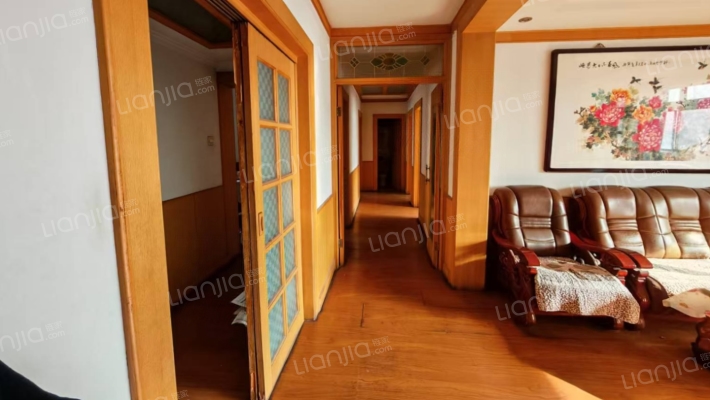 金税小区三居双位大三居南 北集中供暖-客厅