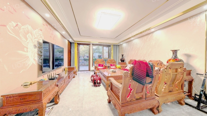 水岸华庭二手房实景图