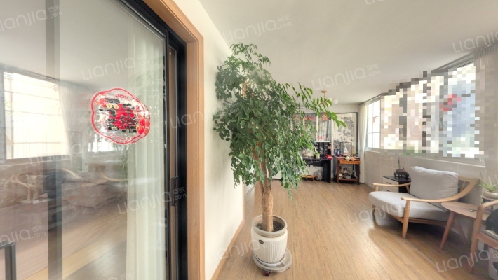 跃龙路76号二手房实景图