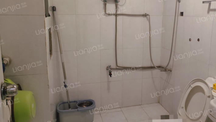 国富嘉园  复试1跃2，集中供暖，德信公园旁-卫生间A