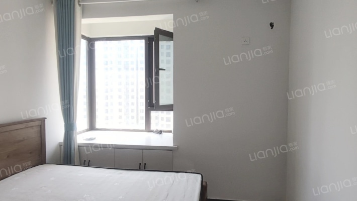 房子南向两居，简单装修，好楼层，拎包入住-卧室A