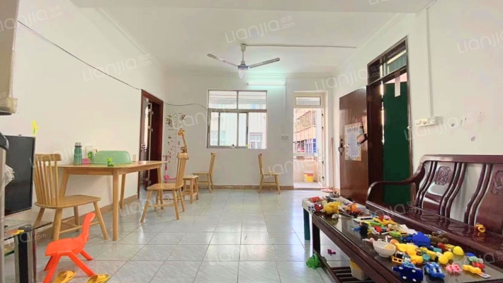 中心新苑二手房实景图