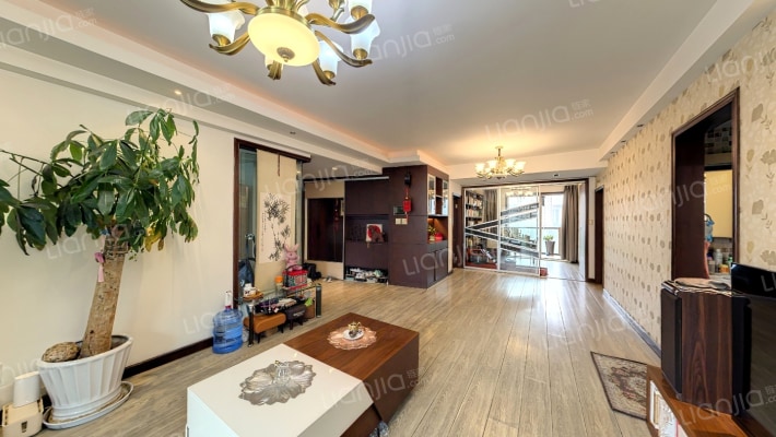 赞成林风沁林苑二手房实景图