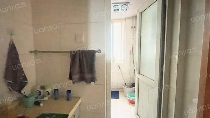 物探局  集中供暖  宝石花物业-卫生间