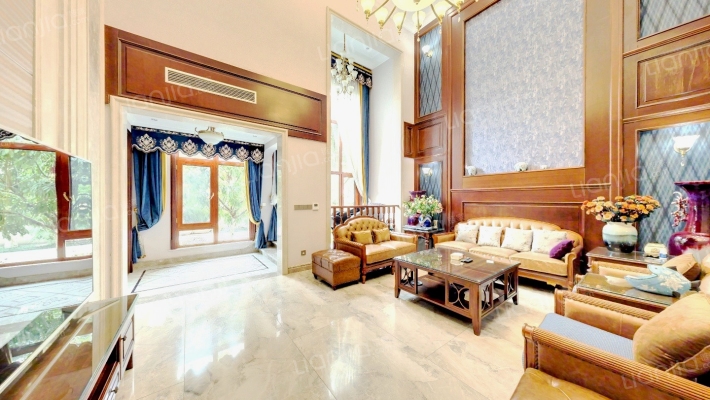 恒大金碧天下依云湖二手房实景图