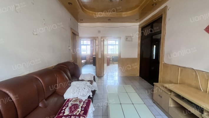 采光好，配套齐全，购物方便，交通便利。-客厅