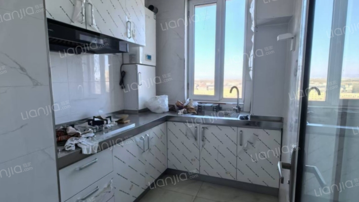 采光好，视野好，田野风光尽收眼底，业主自助标准精装-厨房