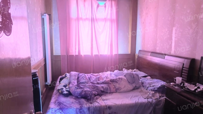 市区板楼 全南三居户型 好楼层 本满税低 业主急售-卧室C