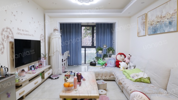 邦泰国际社区南区精装三室出售 房东诚心卖-客厅