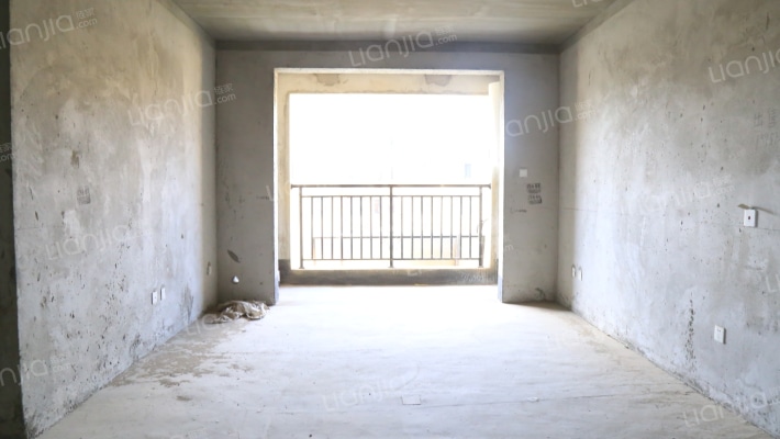 荣马花苑二手房实景图