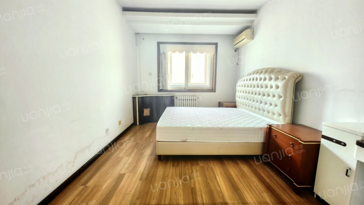 范阳路主干道，集中供暖大三居，配套齐全-卧室B